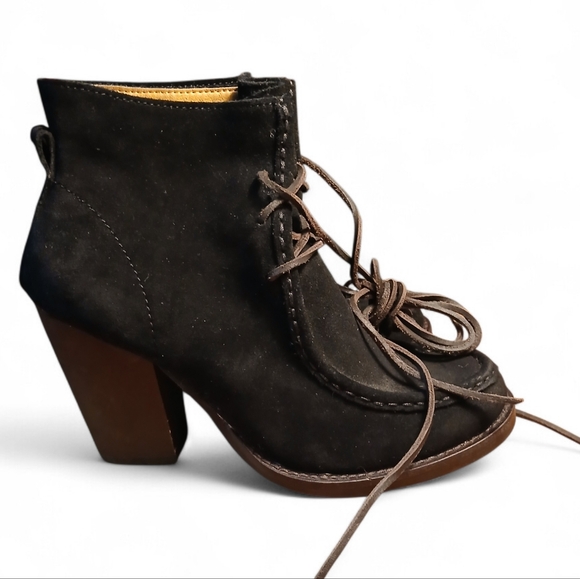 Latigo Women's Size 6.5 Elegant Black Suede Ankle Boots - Picture 3 of 7